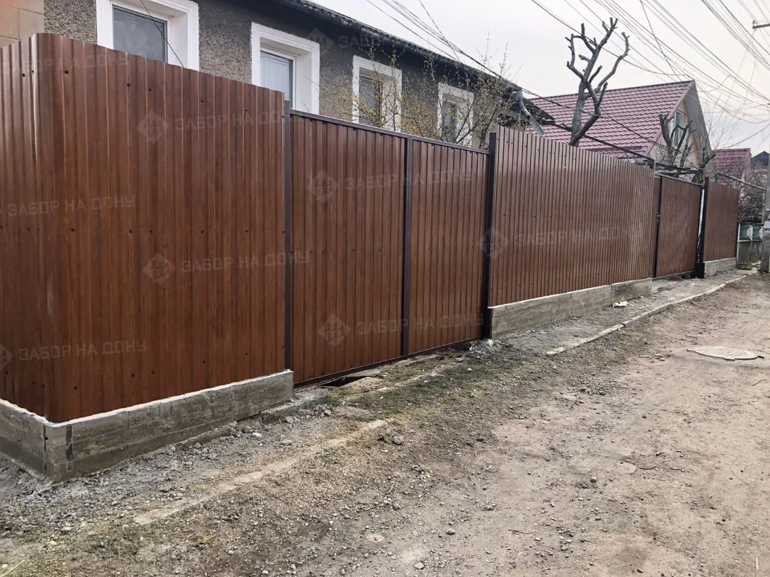 Распашные ворота из профлиста  в Лабинске